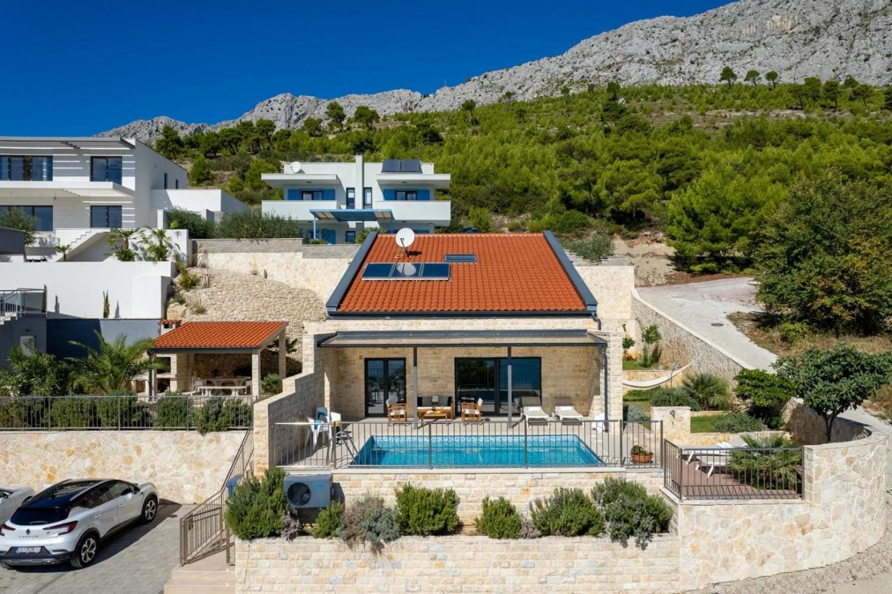 Villa Oslo - Luxury Place With Sea Views & Heated Pool, 300M Far From Sandy Beach 오미스 외부 사진