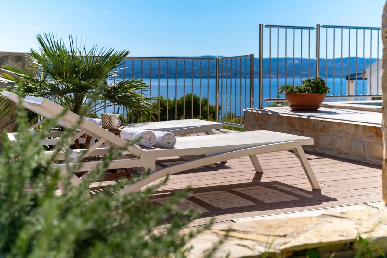 Villa Oslo - Luxury Place With Sea Views & Heated Pool, 300M Far From Sandy Beach 오미스 외부 사진